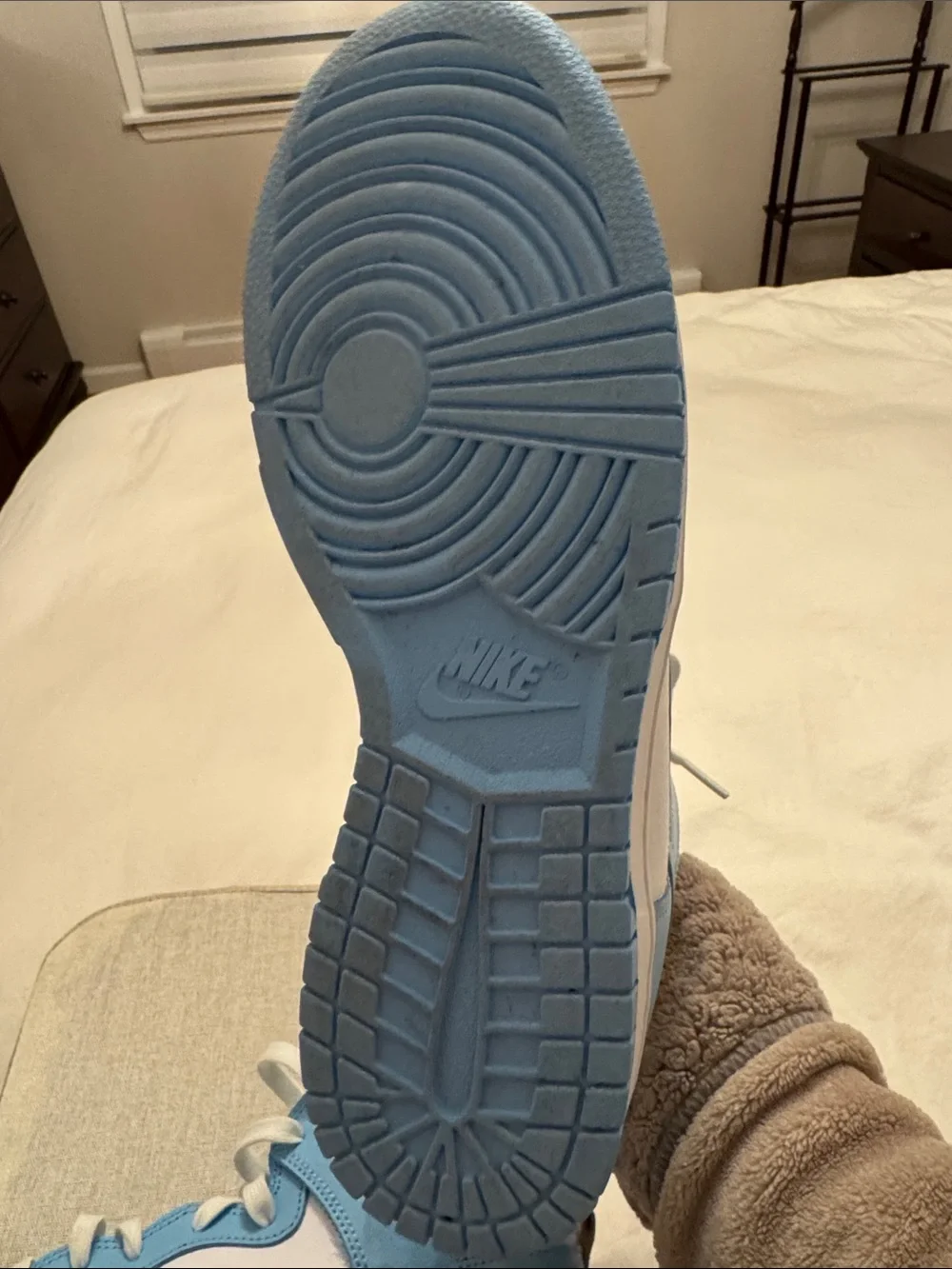 Nike mens  High-Top Sneakers in Light Blue and White with Yellow Tongue Logo